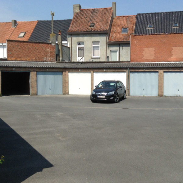 Roeselare : nabij centrum rechtover kerkhof garage te huur - foto 4
