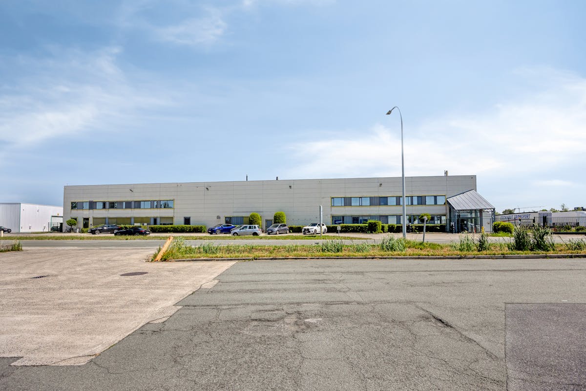 Magazijnen (ca. 3911 m²) te huur in industriezone te Wetteren - foto 4