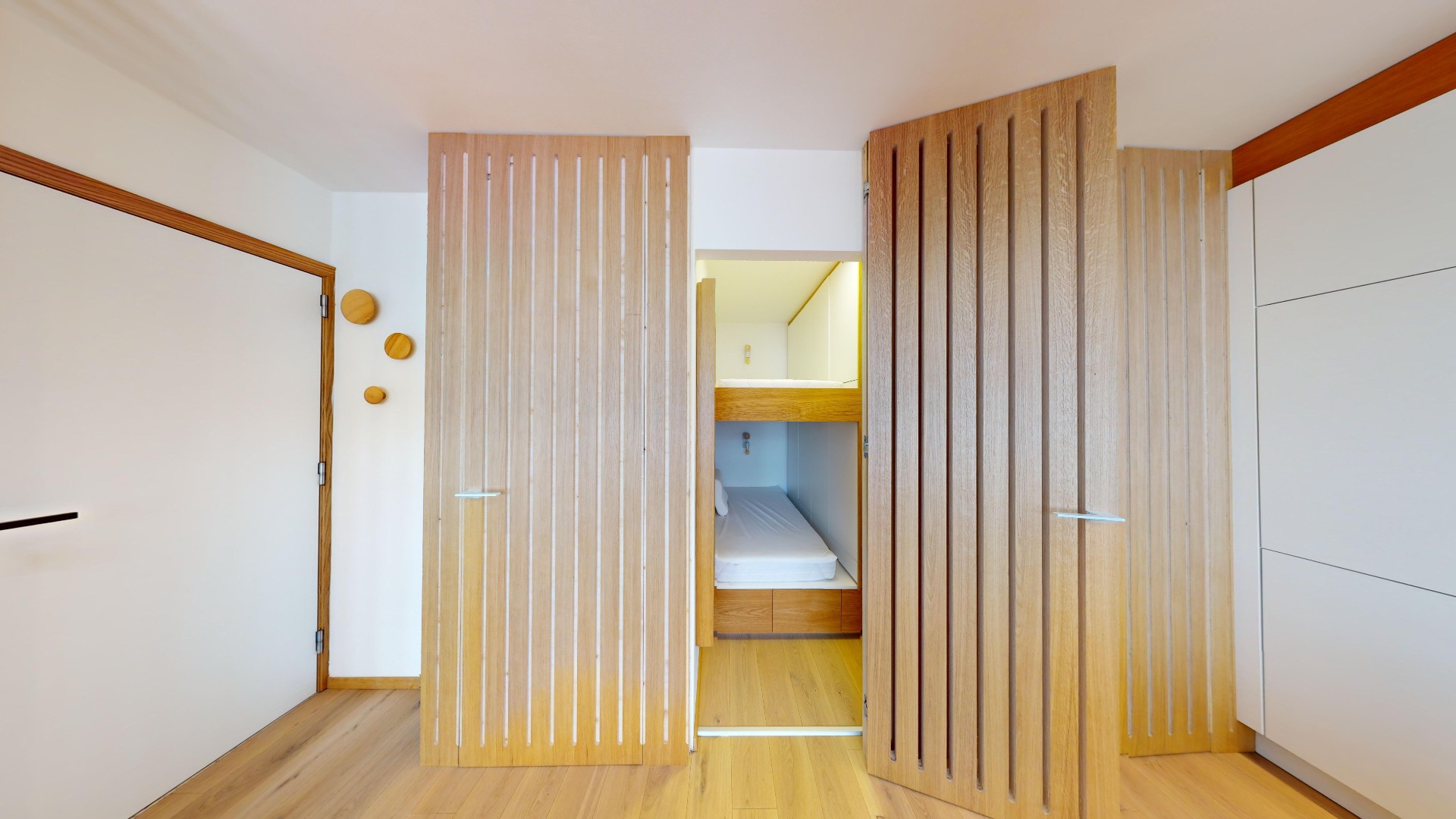 vernieuwde studio met zijdelings zeezicht. - foto 2