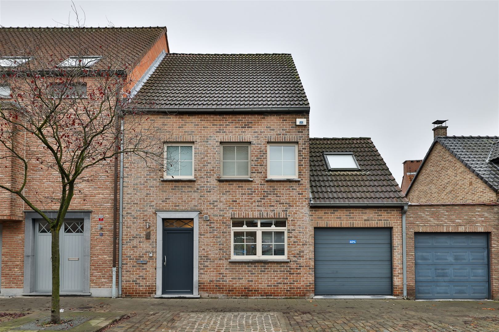 Charmante woning met garage en tuin te koop - foto 1