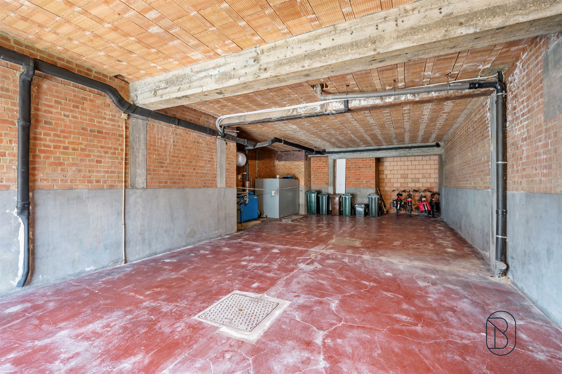 Topgelegen opbrengsteigendom: 4 app, 2 garages en handelsgv. - foto 4