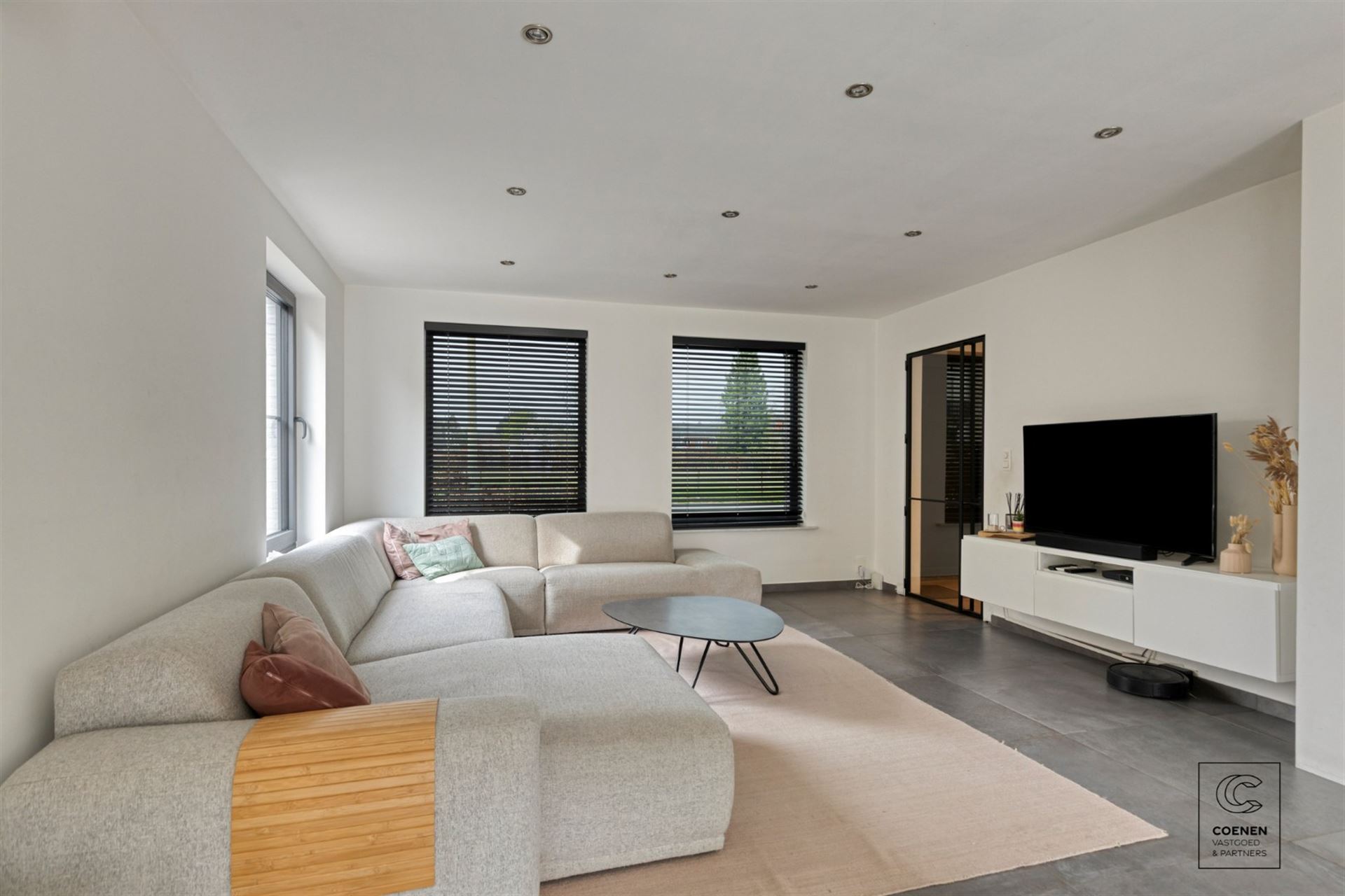 Maison prête à emménager avec 5 chambres, jardin avec piscine à Oelegem - photo 3