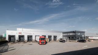Modern distributiecentrum te huur in Willebroek met units van ca. 3.744 m².Strategisch gelegen nabij de A12 met vlotte verbinding naar Antwerpen,...