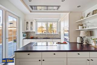 Bent u op zoek naar een energiezuinige woning op de grens met Schelle en Niel?Dan is deze unieke opportuniteit ongetwijfeld iets voor u!Uw wagen(s)...