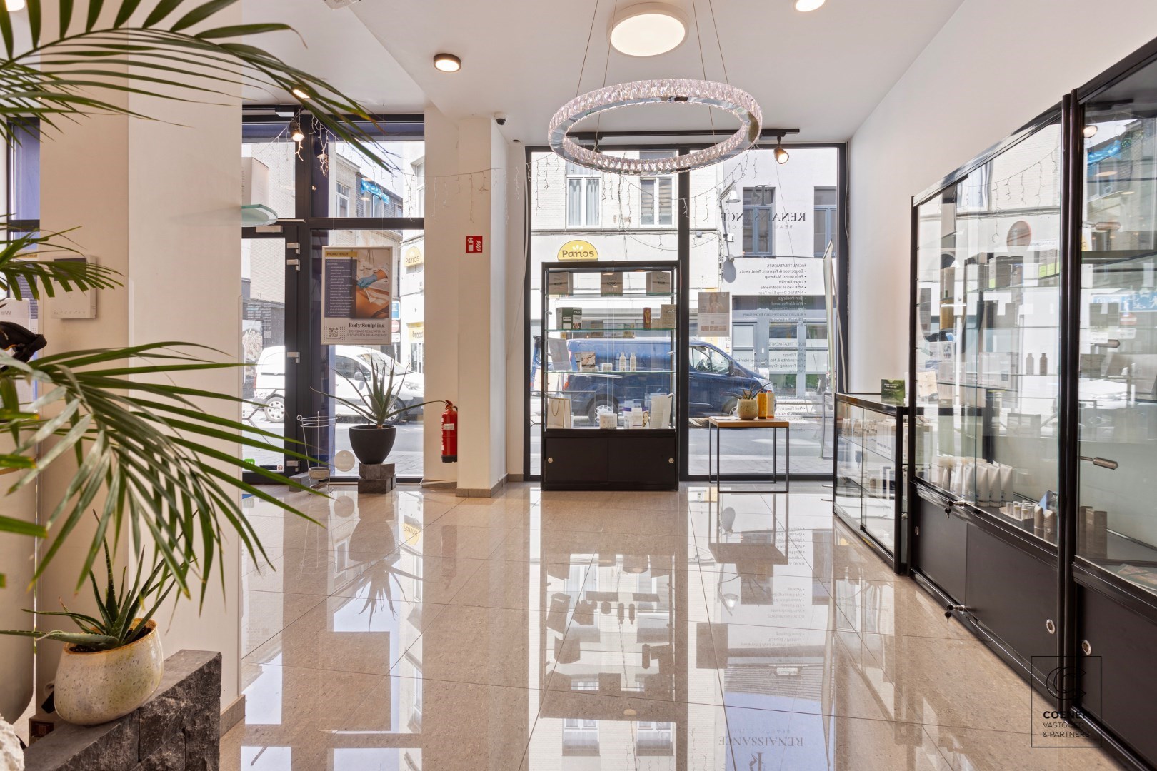 Prachtige handelsruimte met een bruikbare oppervlakte van 355 m² op een SCHITTERENDE locatie te Berchem - foto 3