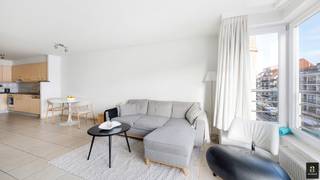 Situé au cœur du centre commercial de Knokke, à distance de marche de la mer et de la plage, cet appartement économe en énergie et prêt à...