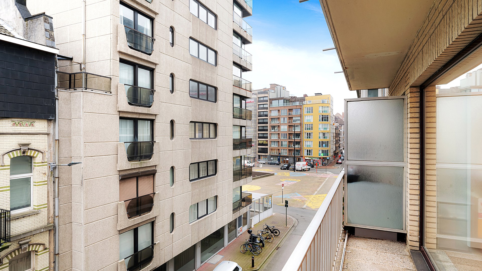 Vernieuwd appartement in de toeristische zone van Heist - foto 3