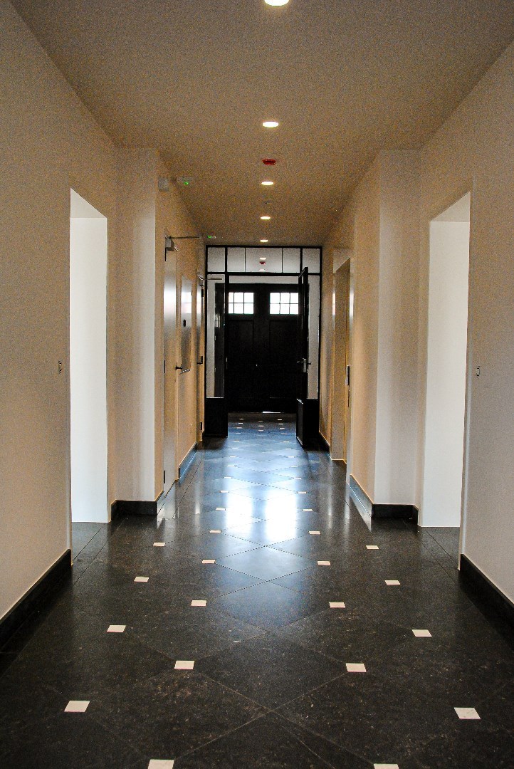 Prachtig exclusief recent BEN app met 2-3 slpks, terras en overdekte carport. - foto 4