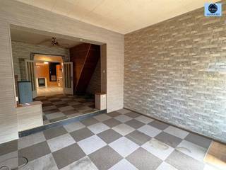 MAISON À RÉNOVER AVEC 3 CHAMBRESPrix demandé : 185.000 euros Cette maison à rénover est située dans un cul-de-sac tranquille à Okegem.Au...