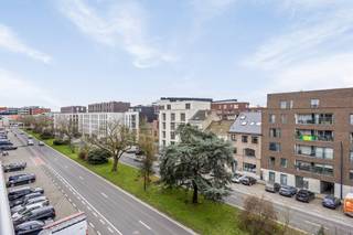 Dit recent duplexappartement is gelegen op de 4de en 5de verdieping van Residentie ADORIA. Het gebouw dateert van 2013 en is bijzonder robuust...