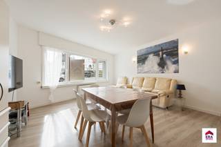 Te koop: instapklaar appartement in het centrum van Koksijde, op korte wandelafstand van de zeedijk en de duinen.2 parkingplaatsen inclusief! Dit...