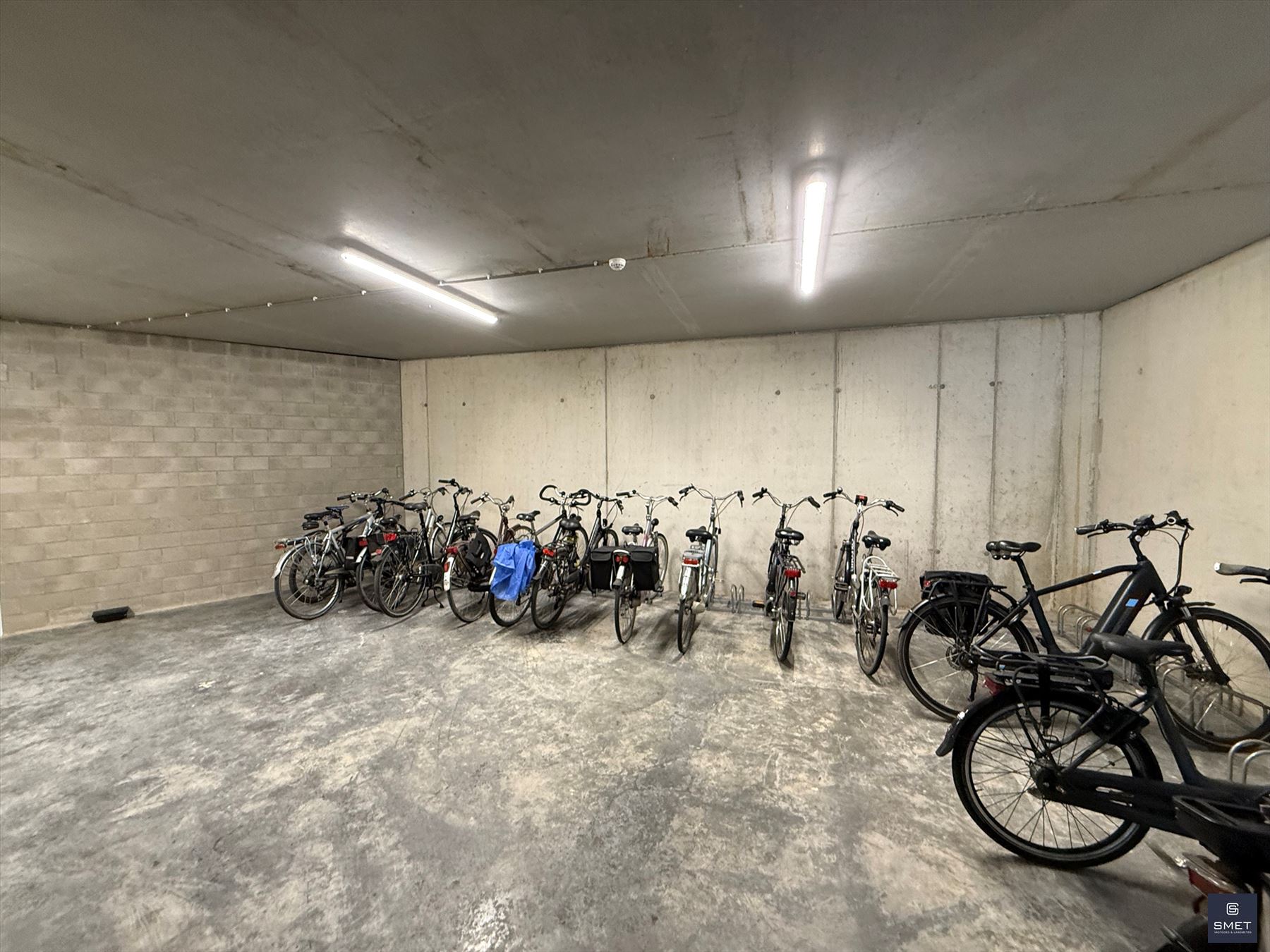 Appartement à vendre à Beveren-Kruibeke-Zwijndrecht avec 2 chambres - photo 4