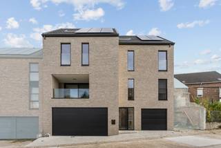 Nieuwbouw duplex appartement met inpandige garage op een geliefde locatie te Herderen. Deze deelgemeente van Riemst biedt een rustige leefomgeving...