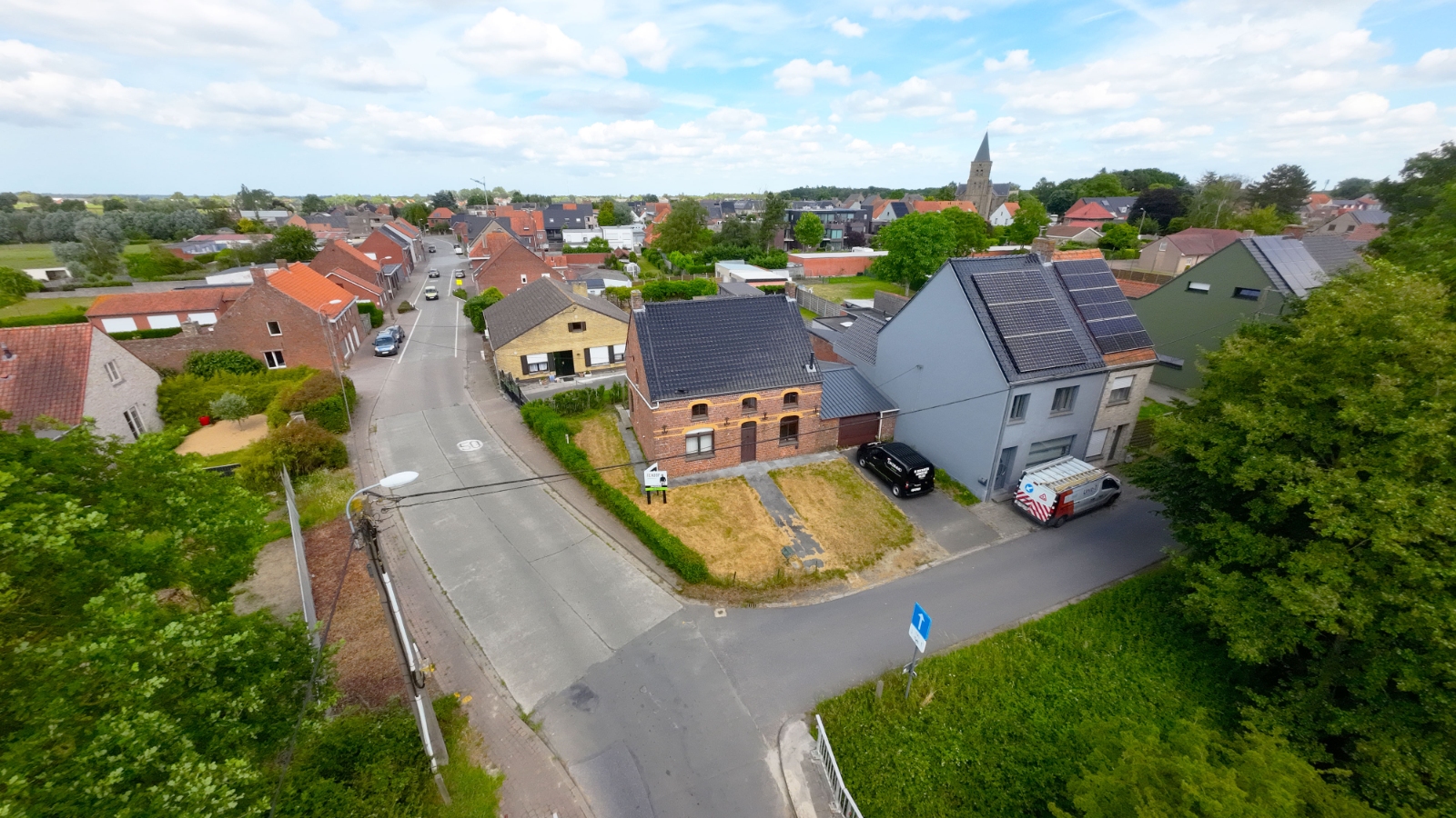 Pand met inpandige garage en heel veel potentieel zonder renovatieverplichting - foto 2