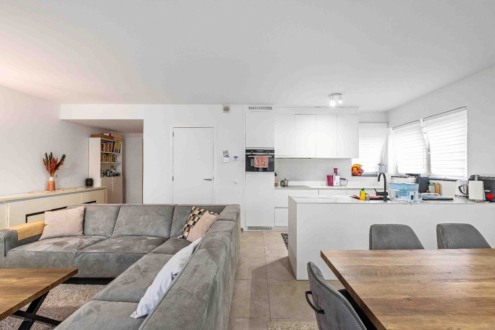 Recent, instapklaar appartement met 2 slaapkamers en ondergrondse staanplaats in Wevelgem - foto 4