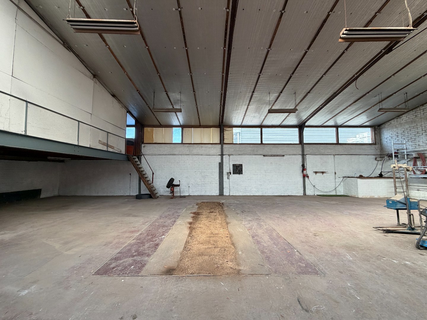 Ruime opslagruimte (±200–250 m²) met vlotte toegang in Zulte - foto 4