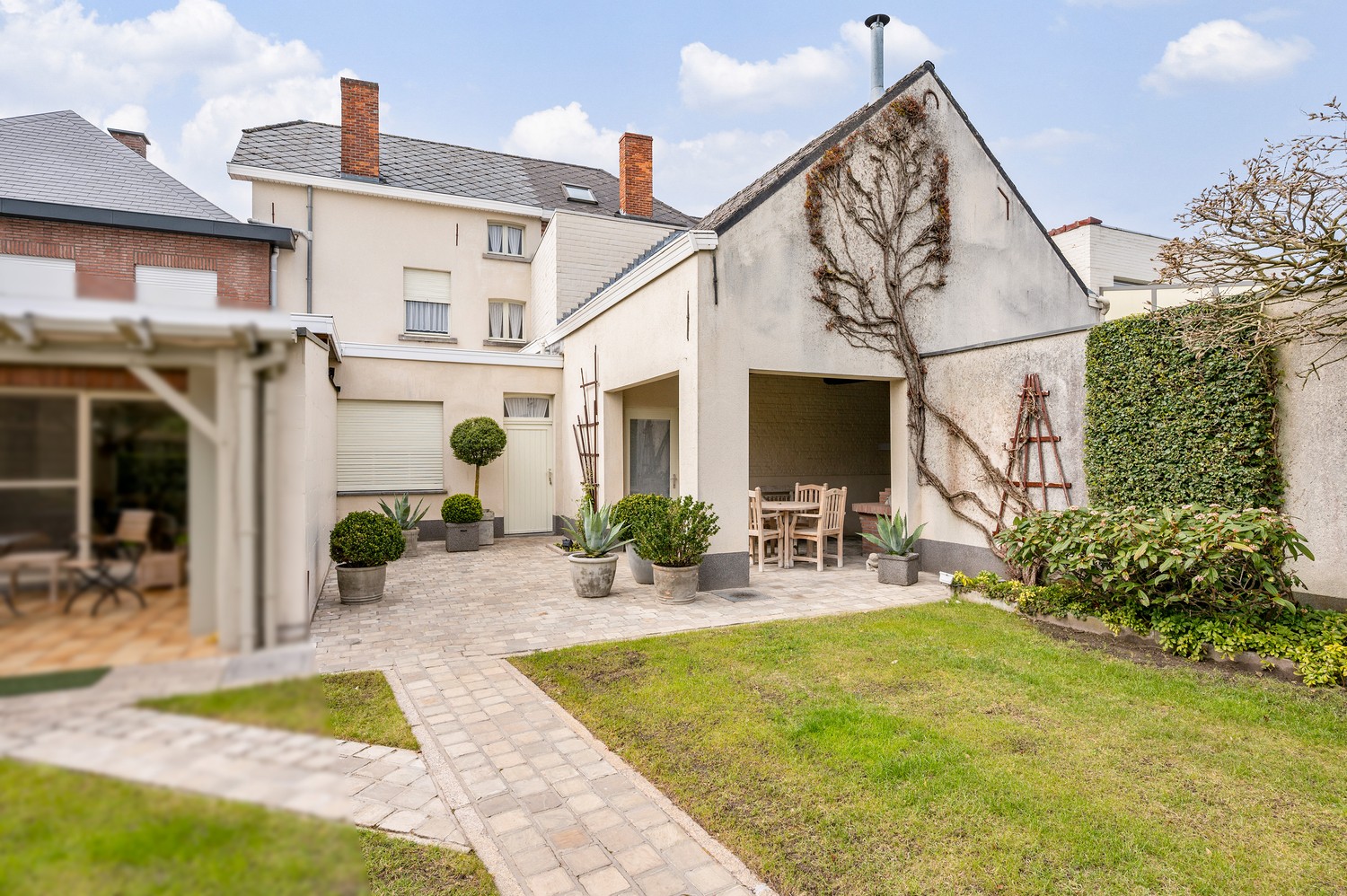 TE RENOVEREN WONING MET 3 SLPKS, PRACHTIGE TUIN + ACHTERLIGGENDE STAANPLAATS - foto 5