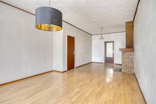 Te renoveren gezinswoning met 4 slaapkamers in WemmelOp zoek naar een woning met potentieel in een residentiële en rustige omgeving? Deze...