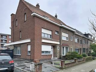 Gezocht: nieuwe bewoners voor deze solide halfopen woning in rustige buurtDeze woning biedt alles wat u zoekt: ruimte, comfort en een toplocatie.Met...