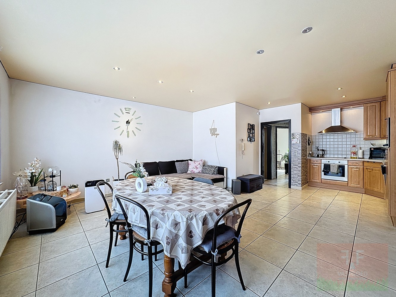 Instapklaar appartement met 2 slaapkamers en terras te Sint-Lievens-Houtem - foto 4