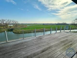 Ontdek dit prachtige dakappartement in het hart van Nieuwpoort-stad - een unieke kans voor wie op zoek is naar licht en een fenomenaal zicht. Dit...