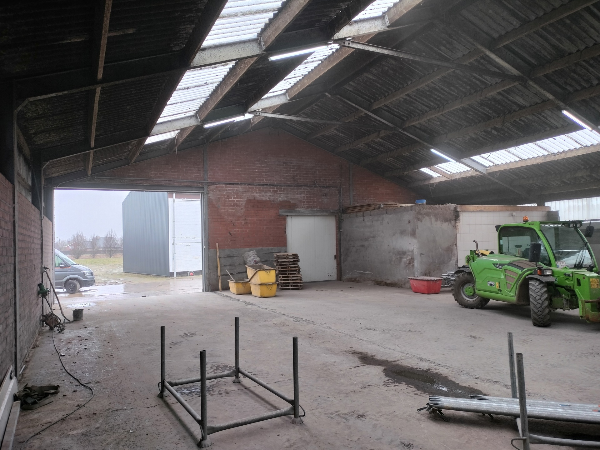 Opslagloods te huur in Ruddervoorde met een opp van 300m2!  - foto 5