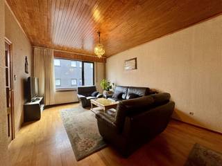 <p>This spacious family home in Willebroek is ideally located, close to stores, schools and public transport.</p><p>On the ground floor, you enter the house through the entrance hall, which gives access to a bright living room. Then you will find the kitchen and a cozy veranda overlooking the garden. Furthermore, on this level there is a first bathroom and a separate toilet.</p><p>The second floor has three full bedrooms and a second bathroom. On the attic floor there are two additional bedrooms, ideal as children's rooms, office or hobby room.</p><p>There is also a practical basement for additional storage space. Outside you will enjoy a pleasant city garden, perfect for unwinding or cozy dining.</p><p>In short, a spacious and versatile home with plenty of possibilities in an excellent location.</p>