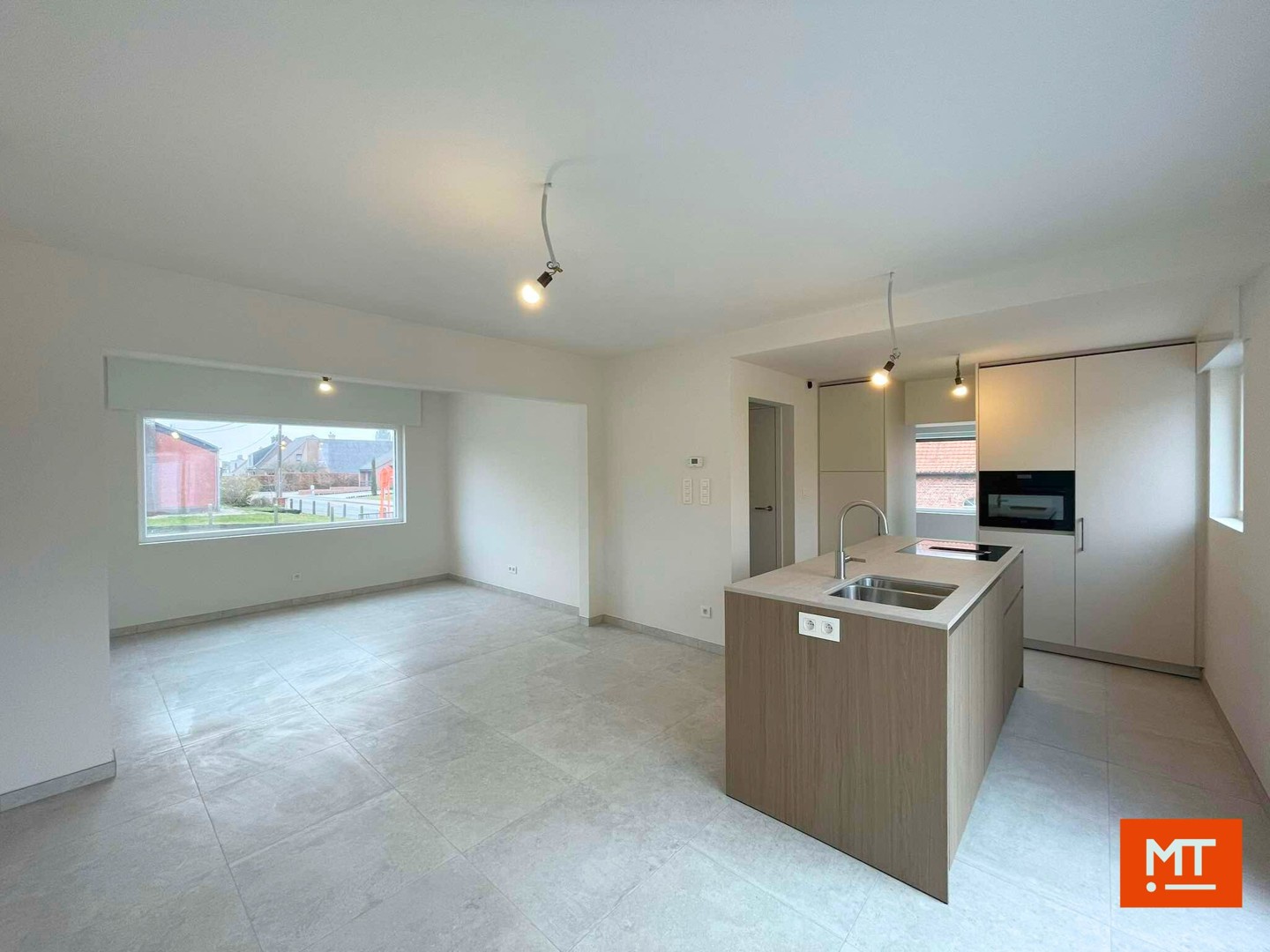 Gerenoveerde halfopen woning te huur in de dorpskern van Beselare - foto 4