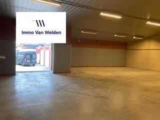 magazijn (achterkant Gentstraat 19) te huur met een oppervlakte van +/- 300m². Beschikbaar 1 april 2026.