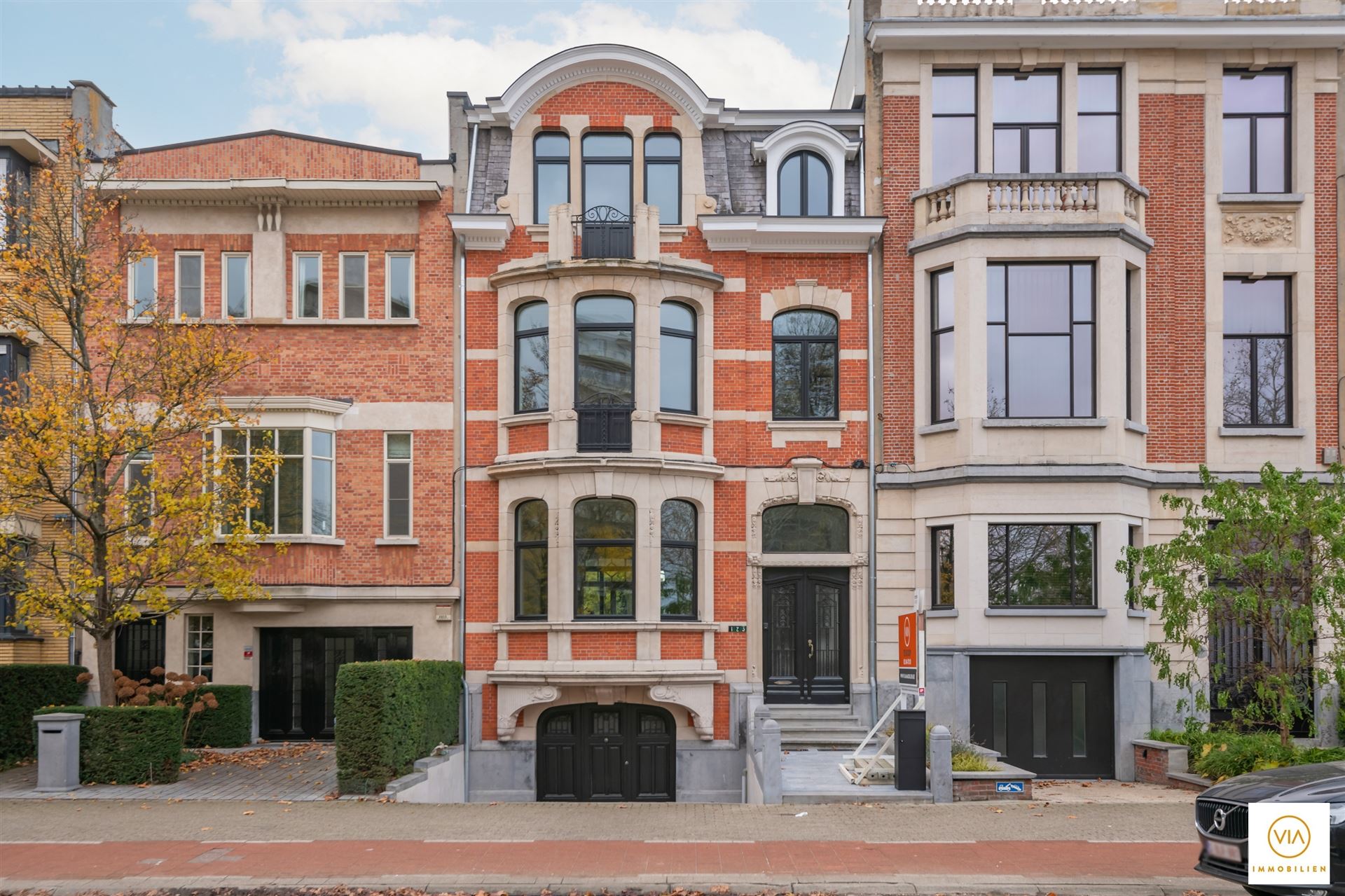 Karaktervolle woning met totaalrenovatie + Z-tuin - foto 1