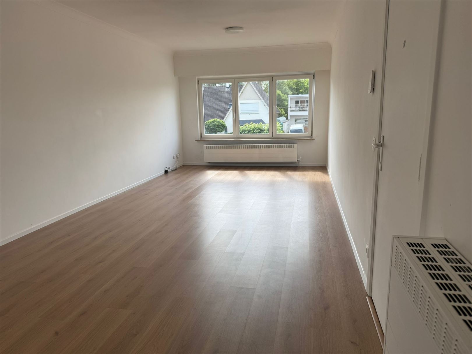 TE HUUR: Vernieuwd appartement met 2 slaapkamers te Beringen! - foto 4