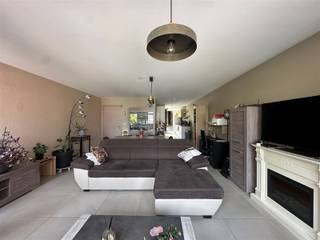 Vous êtes à la recherche d'un appartement prêt à l'emploi dans un emplacement de choix ? Cet appartement spacieux et entièrement rénové est situé...