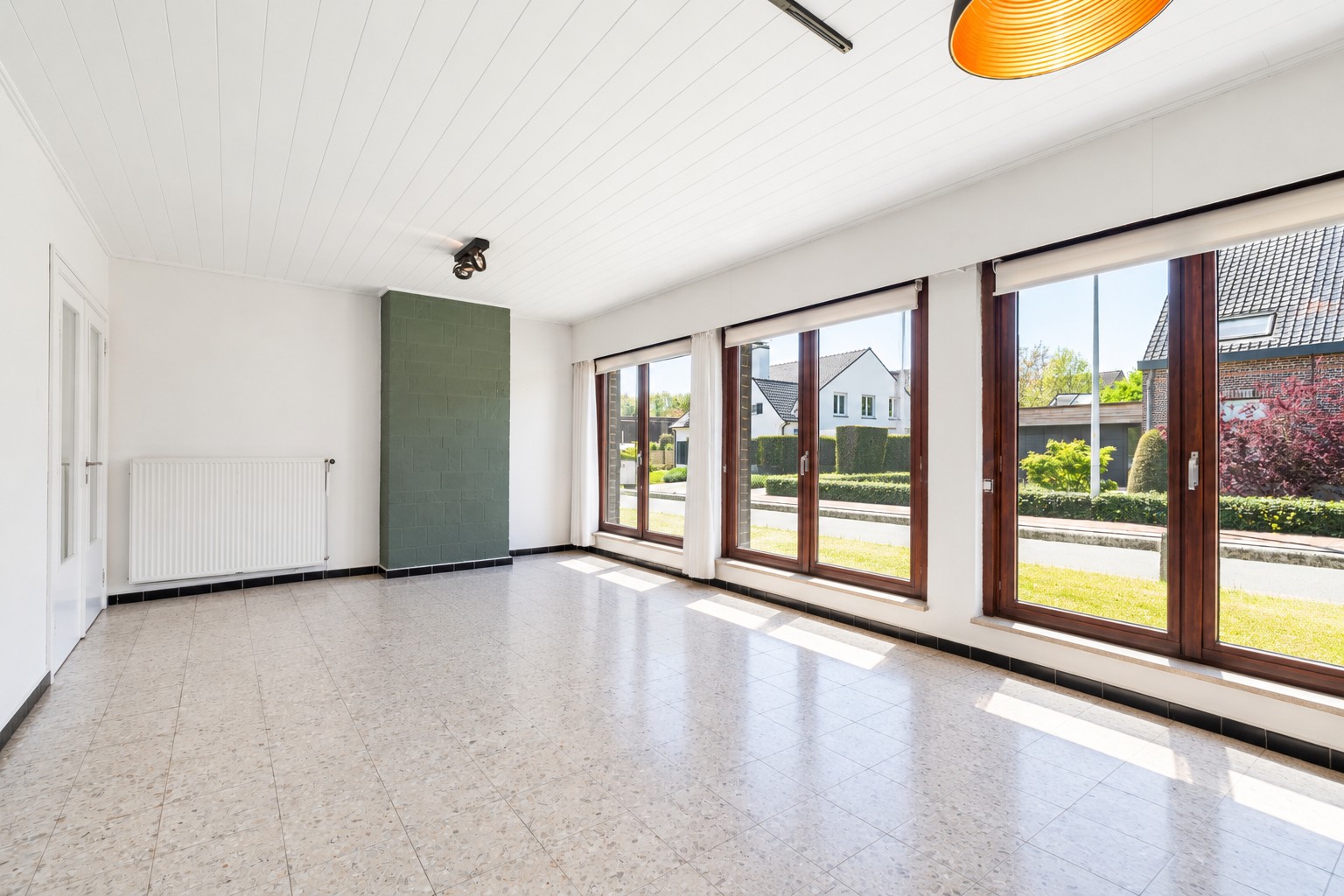 Vrijstaande bungalow met loods op een perceel van 865 m² te koop in Merendree - foto 5