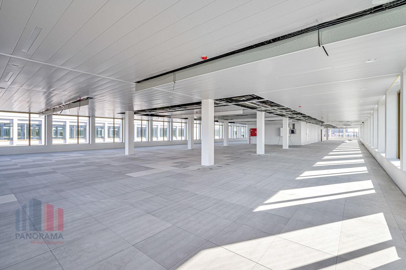 Unieke kantoorruimte op absolute toplocatie met visibiliteit van de R4 - foto 2