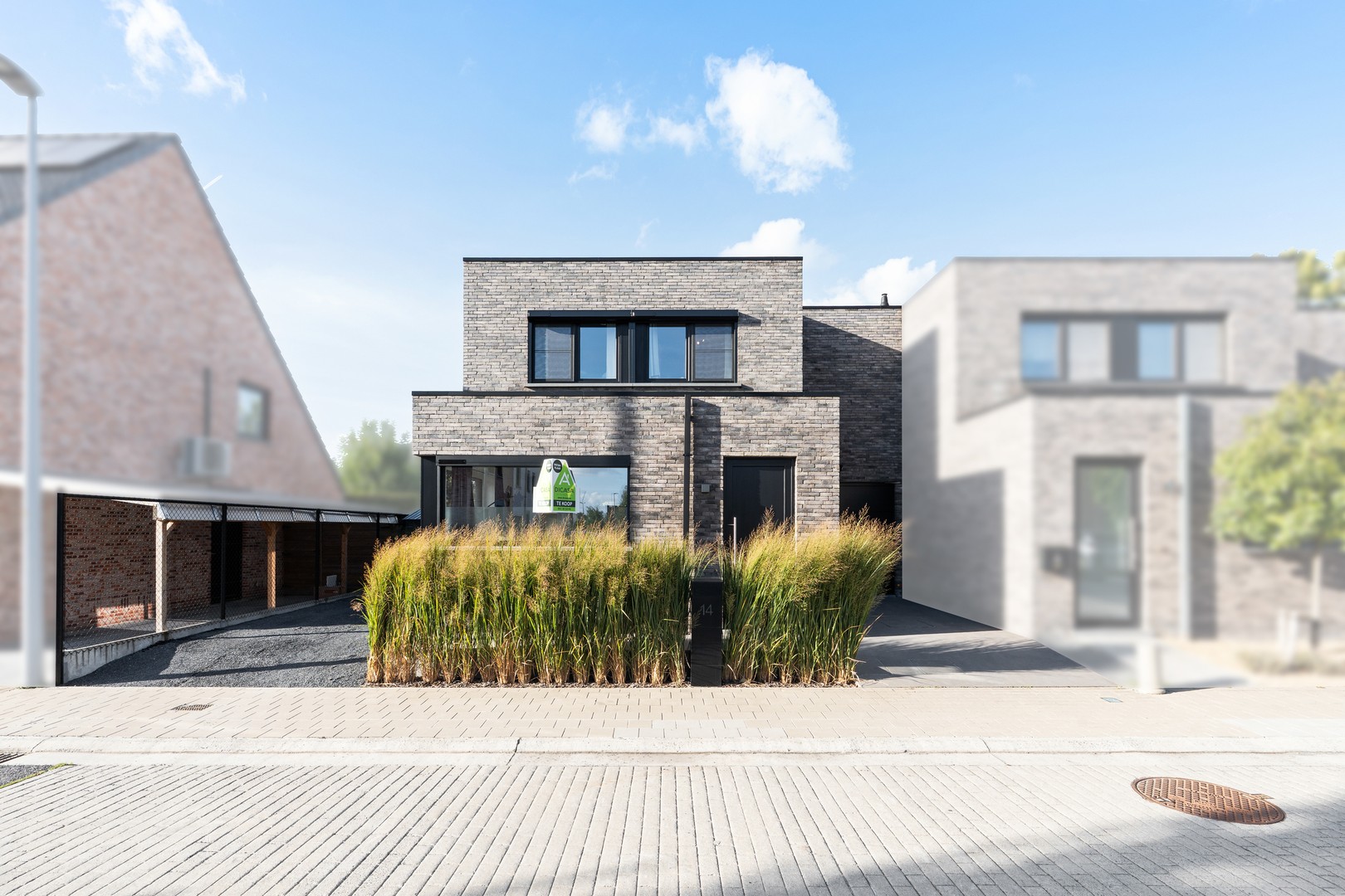 Instapklare halfopen woning met 3 slaapkamers en garage op een aangename ligging in Roeselare - foto 2