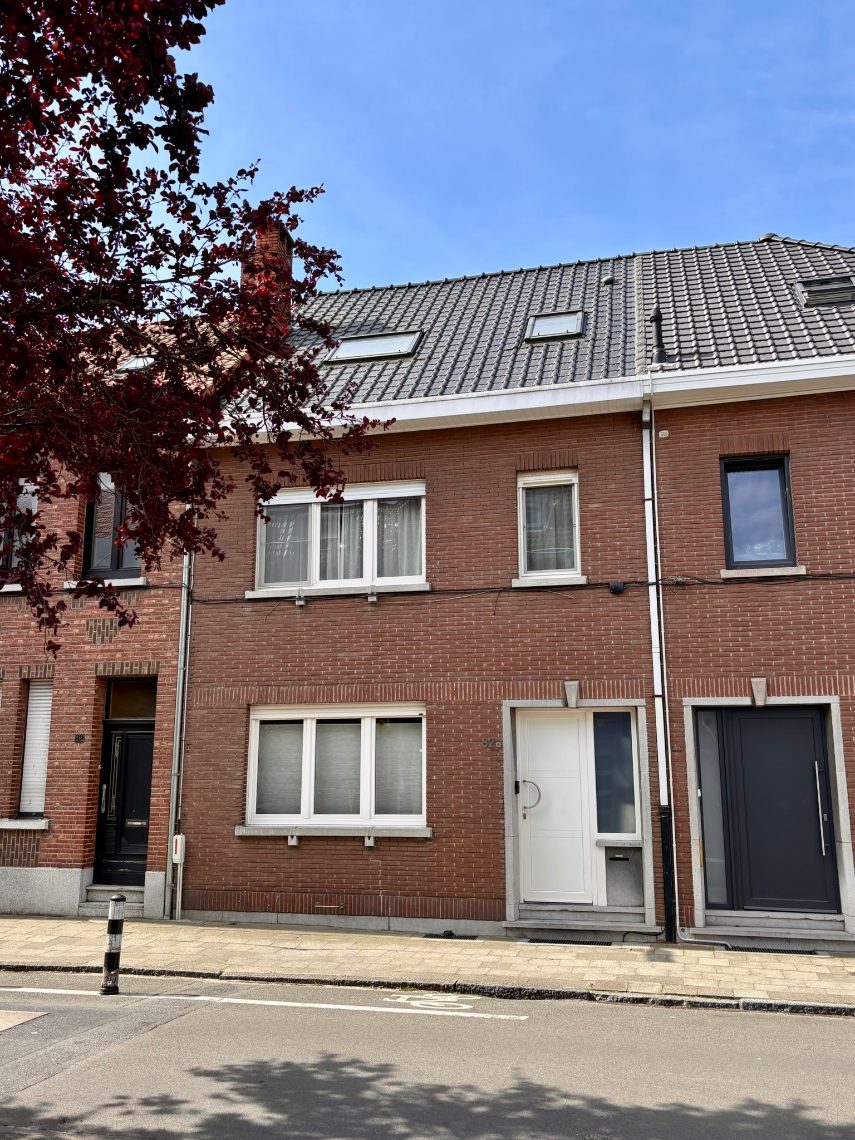 Huis te koop in Ekeren met 5 slaapkamers - foto 2