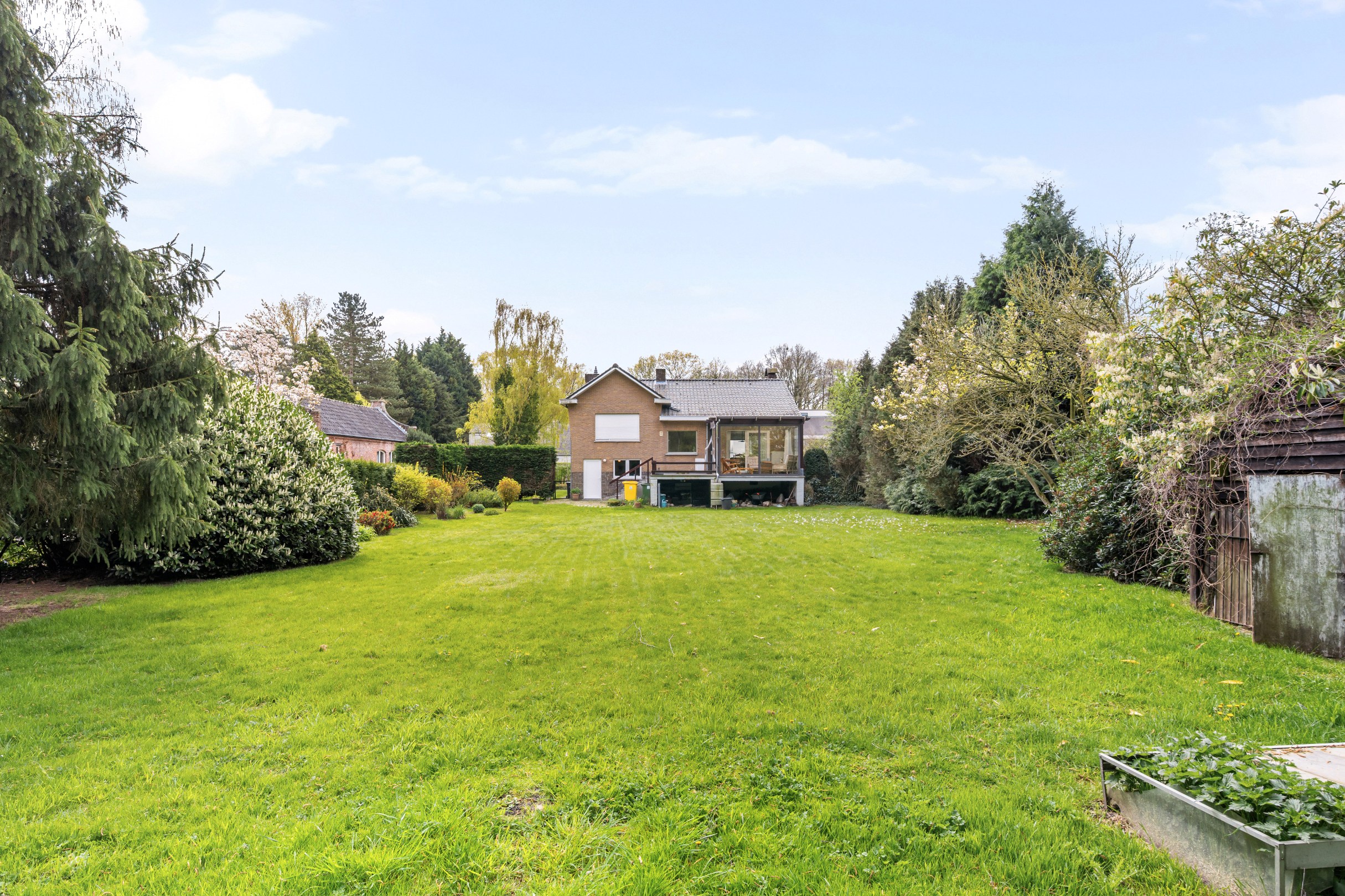 Prachtig gelegen woning met 3 slaapkamers en garage op perceel van 1450m². - foto 3