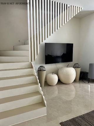 GERENOVEERDE INSTAPKLARE RUIME EIGENDOM MET EVENTUEEL 5 SLAAPKAMERS EN  GARAGE VOOR 2 WAGENSAchter deze charmante gevel schuilt een zee aan...