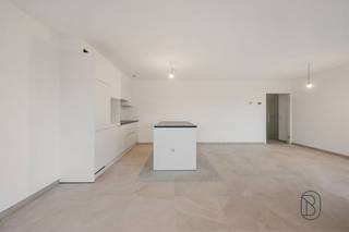 <p>Dit klassieke nieuwbouwproject in Moeskroen staat voor zorgeloos wonen op een centrale ligging.<br /><br />De architectuur straalt rust en elegantie uit, terwijl het interieur volledig inspeelt op de noden van hedendaags wonen: energiezuinig, praktisch en comfortabel.<br />Elke appartement werd ontworpen met aandacht voor functionaliteit, natuurlijke lichtinval en afwerkingskwaliteit.<br />Aangename terrassen. <br /><br />Een project dat niet alleen vandaag overtuigt, maar ook op lange termijn zijn waarde en uitstraling behoudt.<br /><br />Meer info bij Immo Beguin: sebastien@immobeguin.be</p>