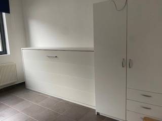 <span><strong>**STUDENTS/PHD ONLY**</strong></span><br /><br /><span>This f</span><strong>ully renovated studio</strong><span> apartment is located on the fifth floor of Residence 'T Tientje. It's fully furnished and features a </span><strong>new kitchen</strong><span> and </span><strong>bathroom</strong><span>. The residence boasts an excellent location, close to various campuses, amenities, and much more.</span><br /><br /><span>Looking for a quiet place to study? Then this is the place for you!</span><br /><br /><span><strong>Interested in a site visit? Call 0470 59 65 44 or verhuur@connect-immo.be</strong></span><br /><br /><span>Rent: €675 + €110 (provisions for electricity, heating, and water) + private internet</span><br /><span>Immediately available!</span>