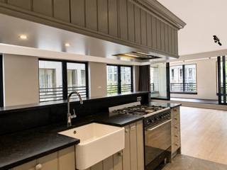 Luxueus hoekappartement van ca 156 m², ideaal gelegen op de hoek van de Meir en de Twaalfmaandenstraat, in het hart van Antwerpen en vlakbij...