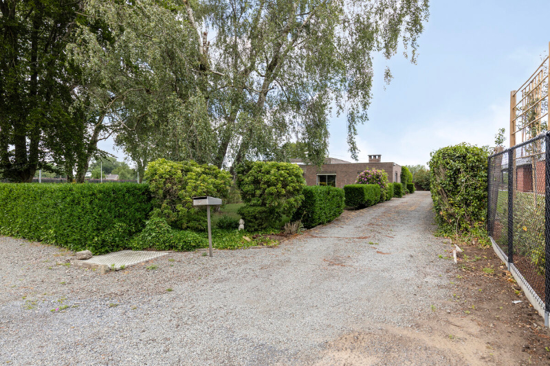 Ruime woning met veel potentieel op topligging – 1061 m² grond, zuidgerichte tuin! - foto 2