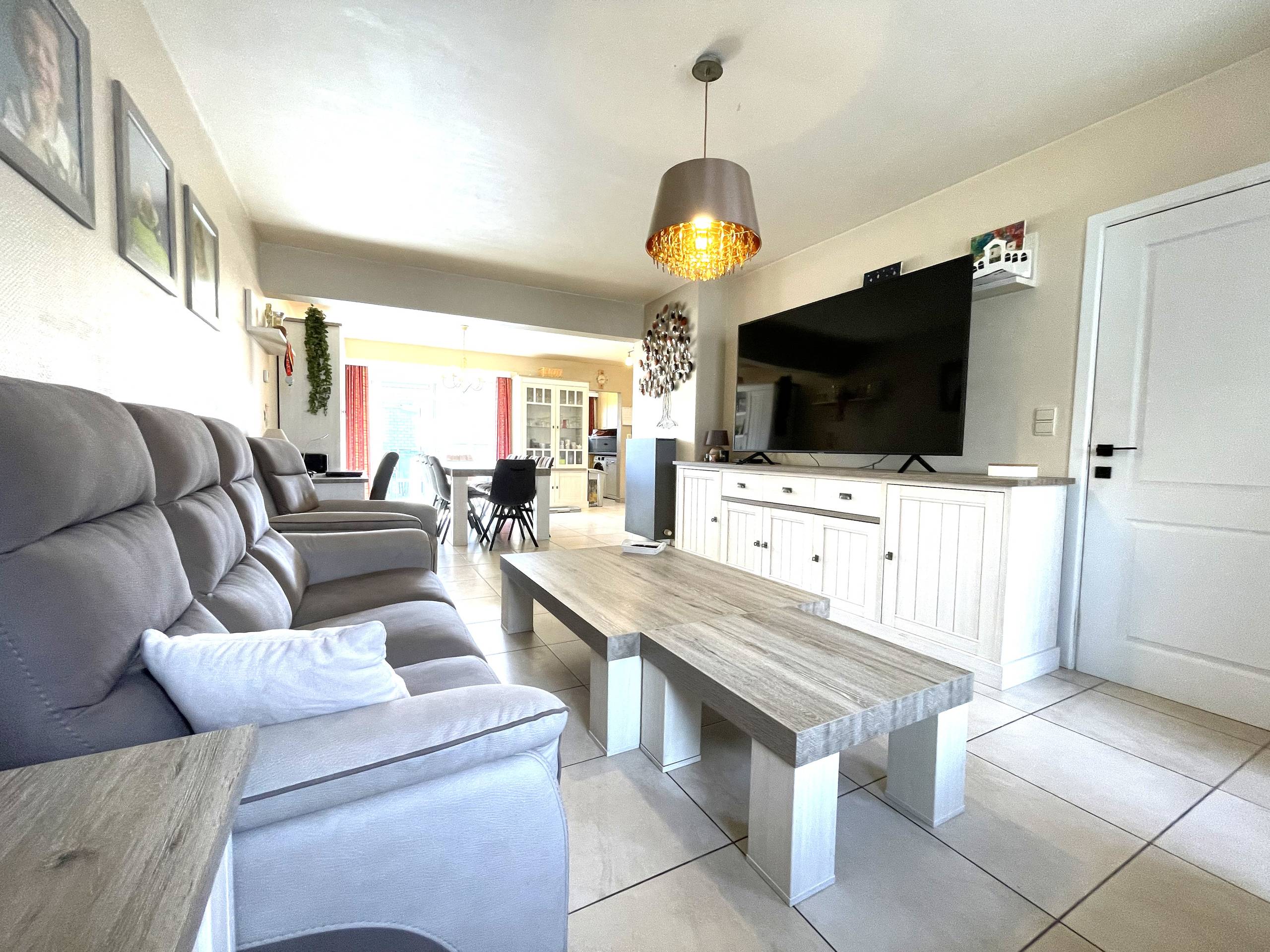 Instapklare woning met 4 slaapkamers, tuin, garage + uitweg - foto 3