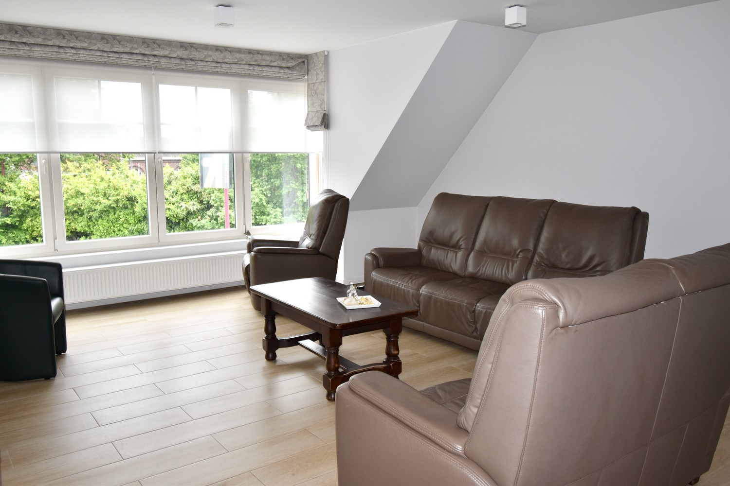 Ruim en recent appartement met garage in centrum Ruiselede. - foto 5