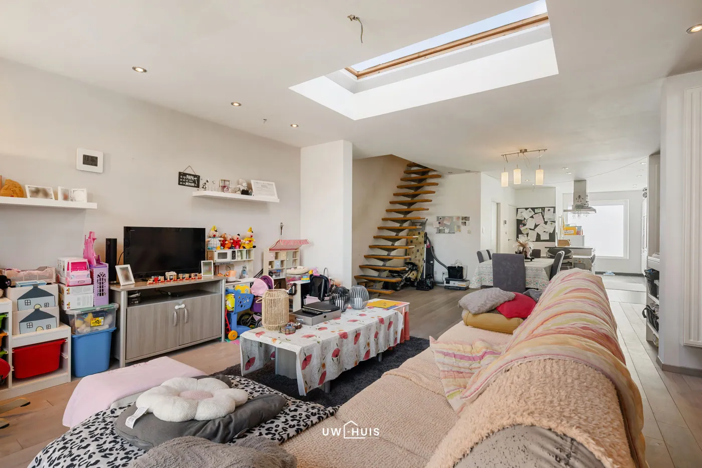 INSTAPKLARE WONING MET 3 SLPK, TERRAS EN ACHTERINGANG  - foto 4