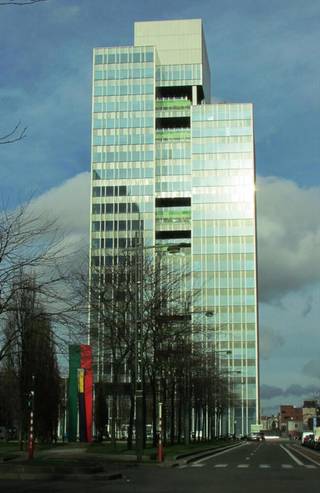 Modern kantoorgebouw gelegen in de Noordwijk van Brussel. Compleet kantorengebouw met alle nodige voorzieningen.Oppervlakte van 318 m² Parking...