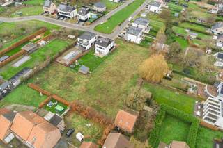 Prachtige bouwgrond gelegen in het landelijke Beigem voor de constructie van een villa met een bewoonbare oppervlakte van +/-300m2. De...