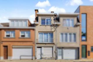 Verhuurd appartementsblokje gelegen in het centrum van Sint-Niklaas met een netto huurrendement van ongeveer 5%. Dit opbrengsteigendom bestaat...