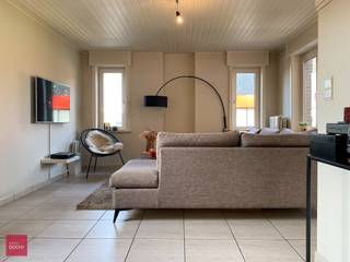 Instapklaar. Bestaande uit een inkomhall met toilet, grote lichtrijke keuken met eetruimte, living, 2 slaapkamers, dressing, recent vernieuwde badkamer, garage, terras en tuin. Bieststraat = vlotte verbindingen naar centrum / E17 / Deerlijk. (Momenteel verhuurd)