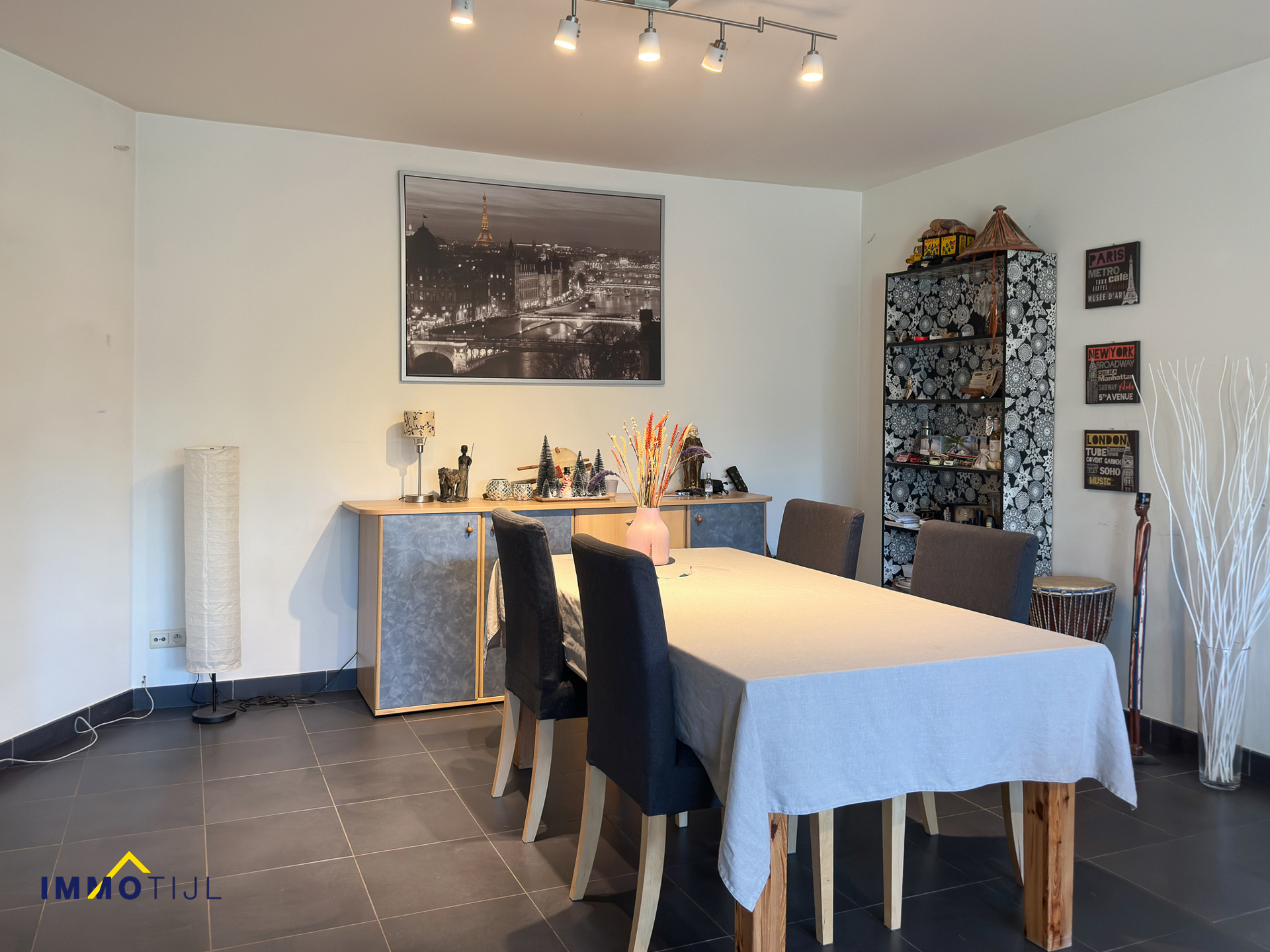 Knap appartement met berging, garage en 2 autostaanplaatsen! - foto 4